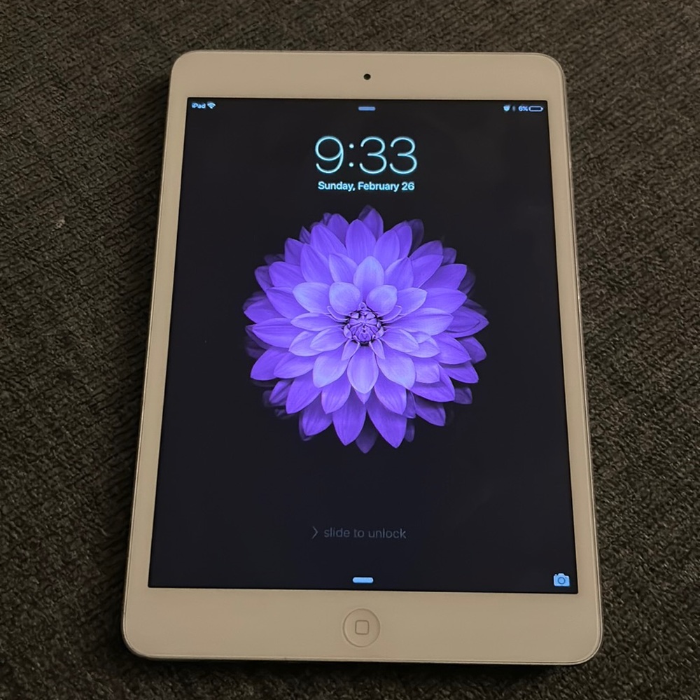 Ipad mini  9.3.5 12.8 gb in good condition works